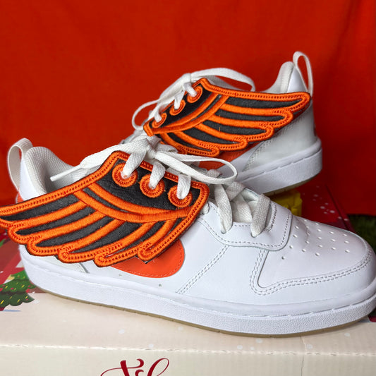 Alas de Hermes bordadas